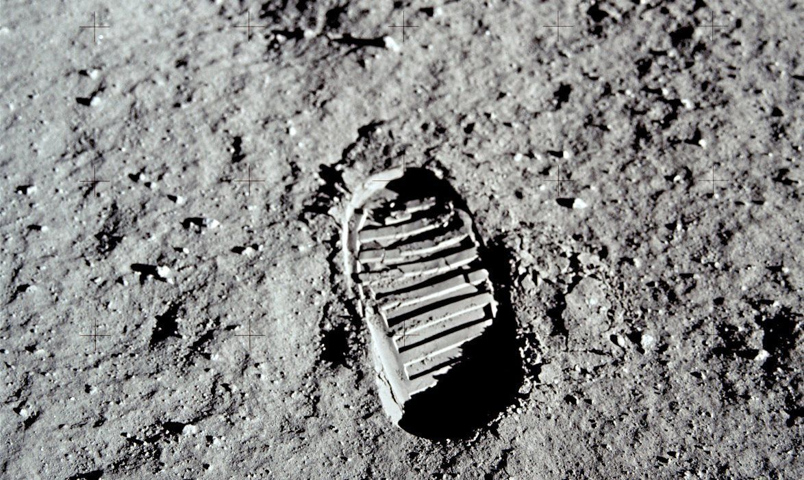 Huella de Neil Armstrong en la luna