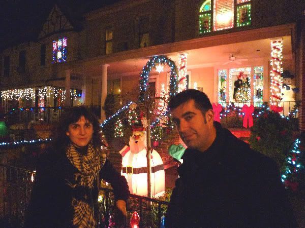 Visitando las casas extraordinariamente adornadas de motivos navideños de Brooklyn