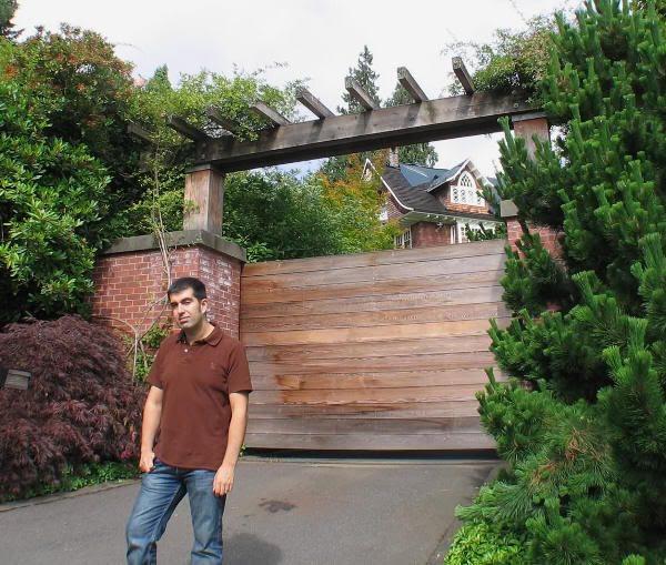 En la puerta de la casa de Kurt Cobain, en Seattle