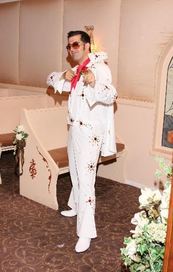 Yo vestido de Elvis justo después de mi boda en Las Vegas