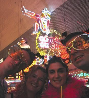 De izquierda a derecha: Juan, Eva, Pilar y Javi disfrutando su última noche en Las Vegas. ¡¡ Desfase total !!