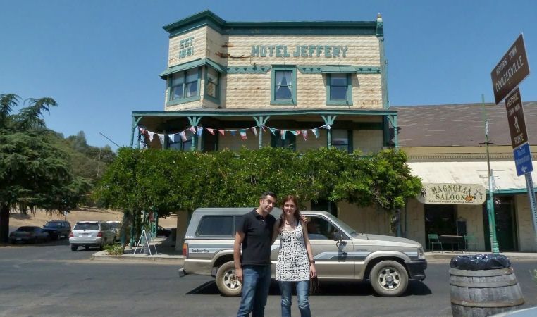 Nosotros en el Hotel Jeffery (Coulterville, California) en el verano de 2012