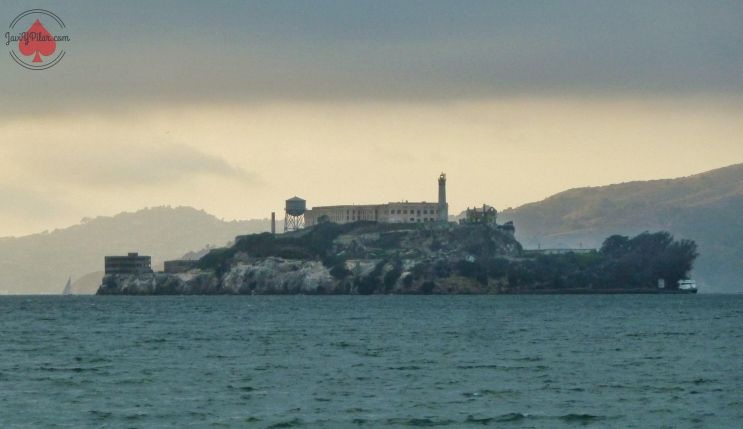 Vista de la isla de Alcatraz desde la bahía de San Francisco. Foto de septiembre de 2014