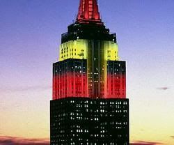 Empire State iluminado con los colores de la bandera de España