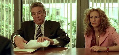 Albert Finney y Julia Roberts en "Erin Brockovich" (2000)