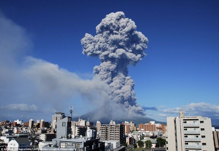 Erupción del volcán Sakurajima (27 de julio de 2016)