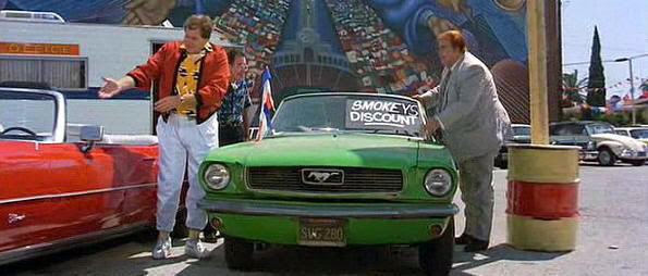 Mustang del 66 en "¿Quién es Harry Crumb?" (1989)