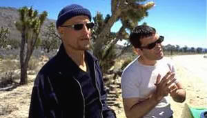 Woody Harrelson y Antonio Banderas en "Jugando a Tope" ("Play it to the Bone", 1999)