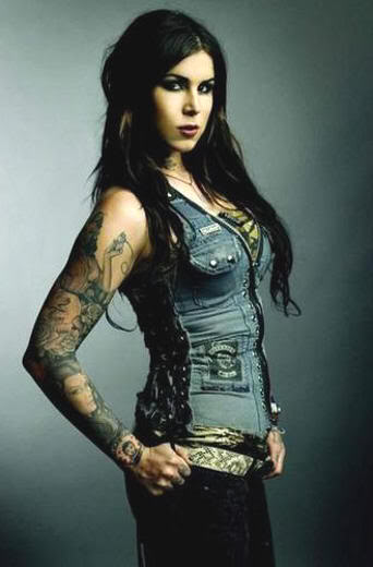 Kat Von D, tatuadora protagonista del programa de televisión L.A. Ink