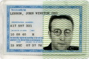 La tarjeta de residencia permanente en EE.UU. de Lennon