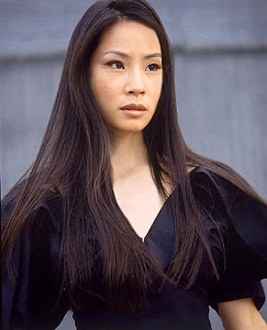 Lucy Liu en "Jugando a Tope" ("Play it to the Bone", 1999)