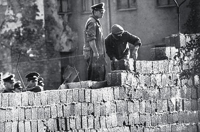 Construcción del muro de Berlín