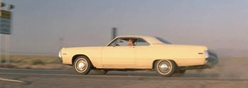 Chrysler Newport del 71 en "Nunca Juegues con Extraños" ("Joy Ride", 2001)