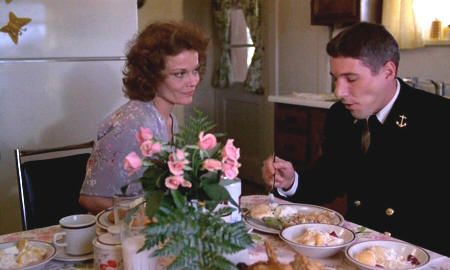 Grace Zabriskie y Richard Gere en "Oficial y caballero" ("An Officer and a Gentleman", 1982)