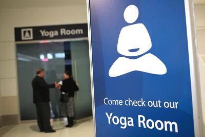 Sala de yoga en el aeropuerto de San Francisco