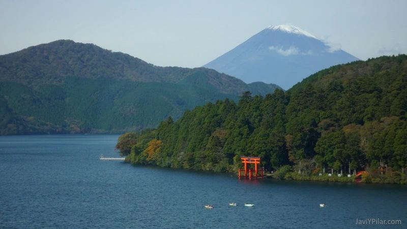 Lago Ashi con el monte Fuji al fondo (Japón)